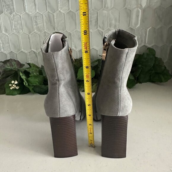 JustFab Womens Gray Suede Ankle Boots With Block Heel & Side Zipper - Picture 3 of 10